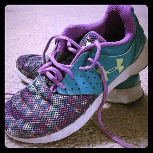 Girls Under Armour shoes